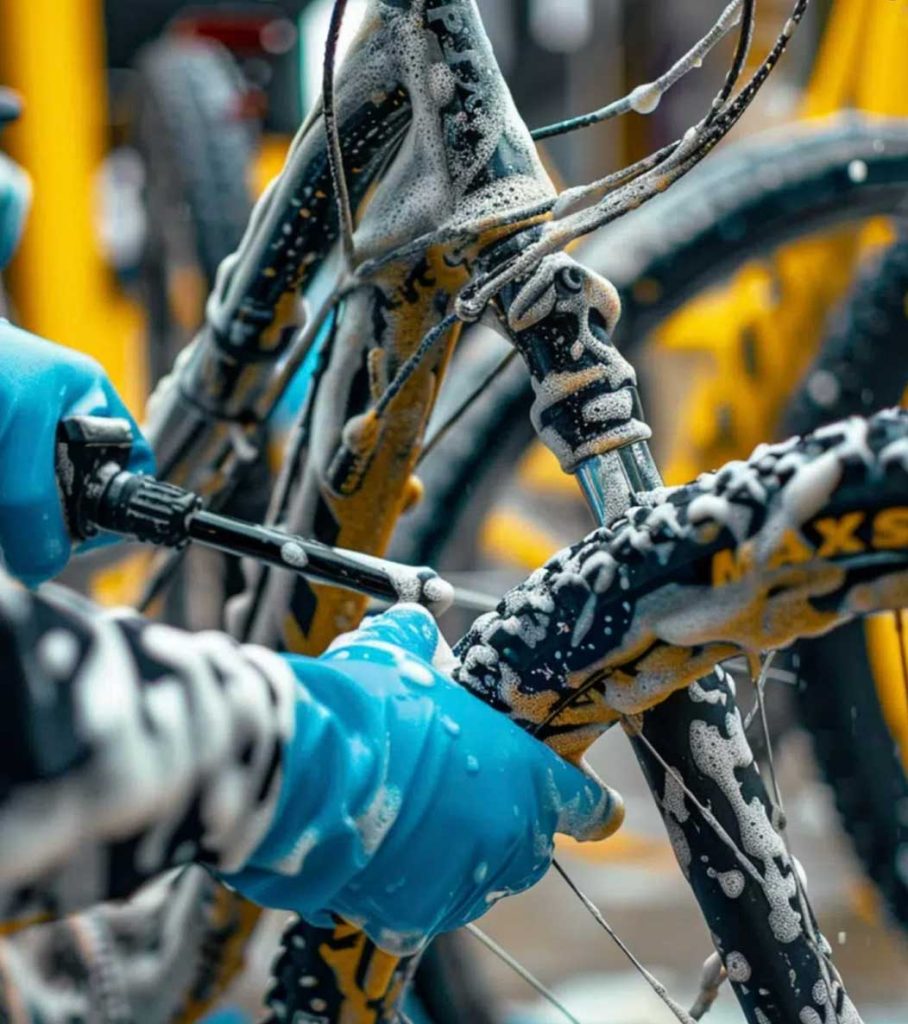 Puhastusained ja keemia käepärastes pakendites ja kanitrites